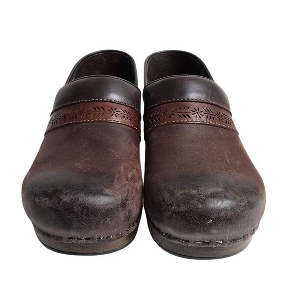 Brown Clogs Dansko Penny Size EU40 US 9.5-10 Burnish Nubuck Leather Floral Leaf - Picture 3 of 14